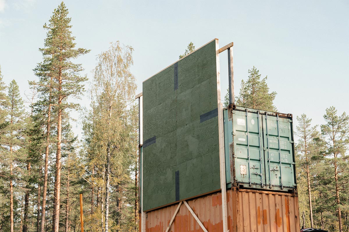 Hard static target, built from sea containers