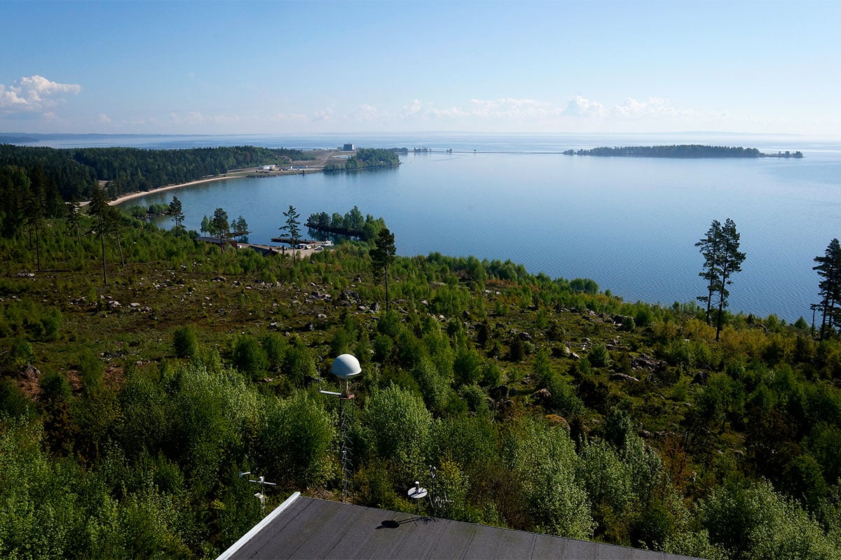 Aerial photo of FMV Karlsborg Test Centre, with a view of Lake Vättern